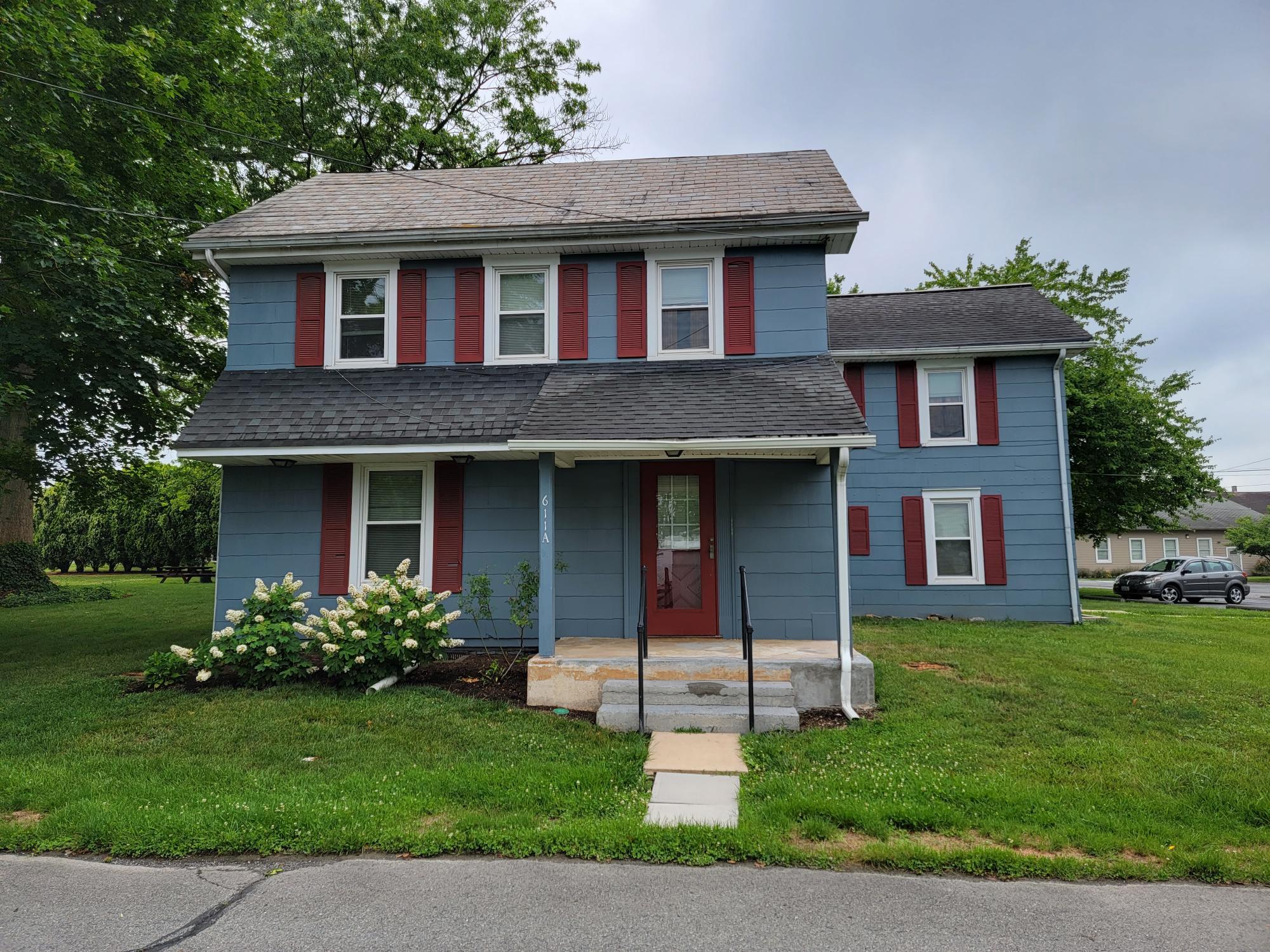Building Photo - 611 Square St