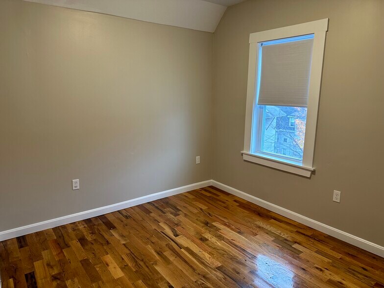 Building Photo - 38 Columbia St