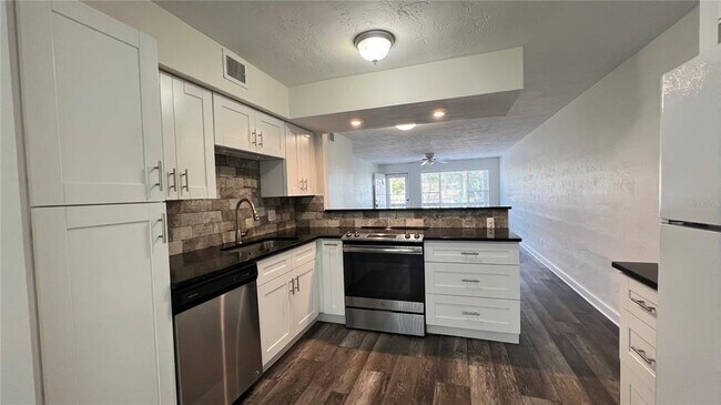 Primary Photo - 2462 Brazilia Dr