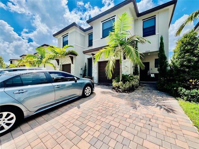 Building Photo - 25532 SW 108th Ave