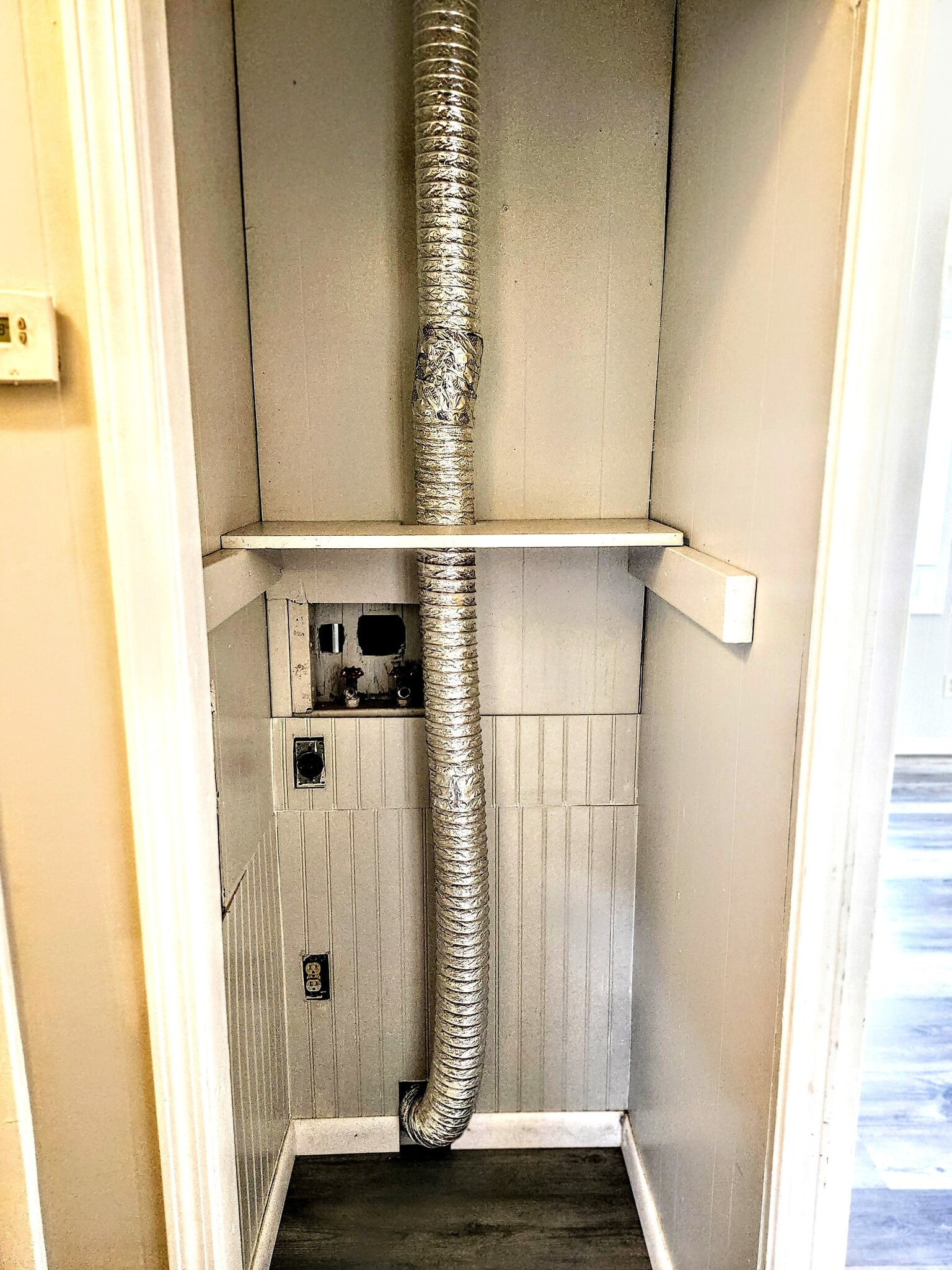 Laundry area - 5409 Hilltop Ave