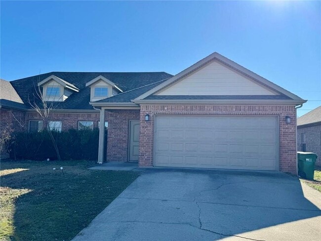 Building Photo - 938 Kensington Dr