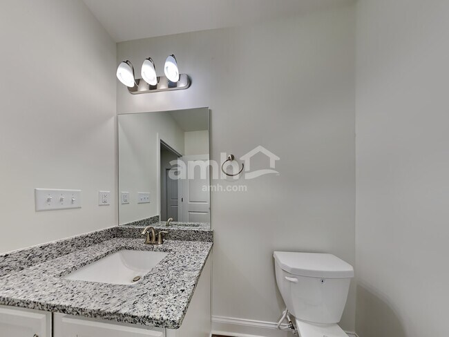 Building Photo - 5045 Hudson Vly Dr