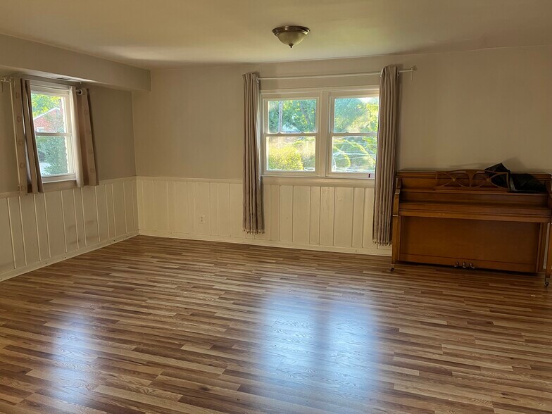 Building Photo - 7206 Bayside Ct