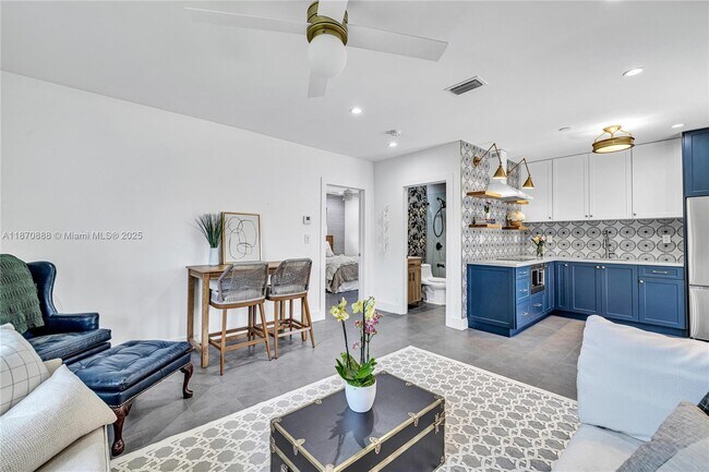 Building Photo - 2801 SW 64th Ave