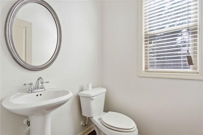 Building Photo - 655 Township Cir