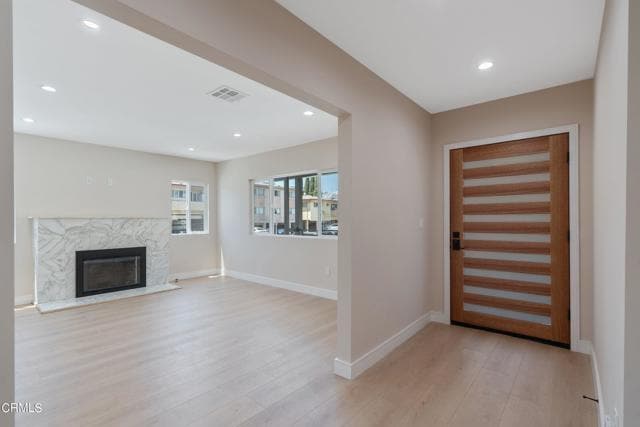 Building Photo - 1206 Tamarind Ave