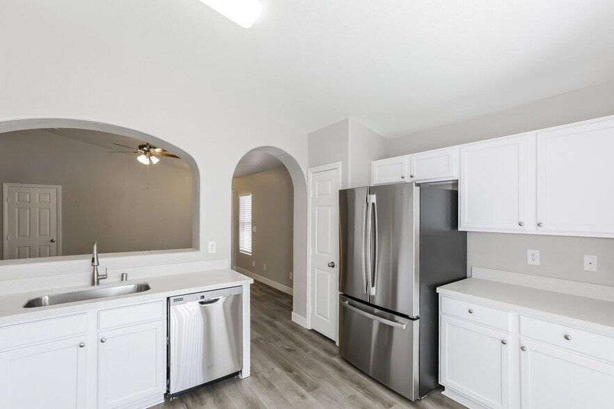 Building Photo - 6531 Duck Hill Springs Dr