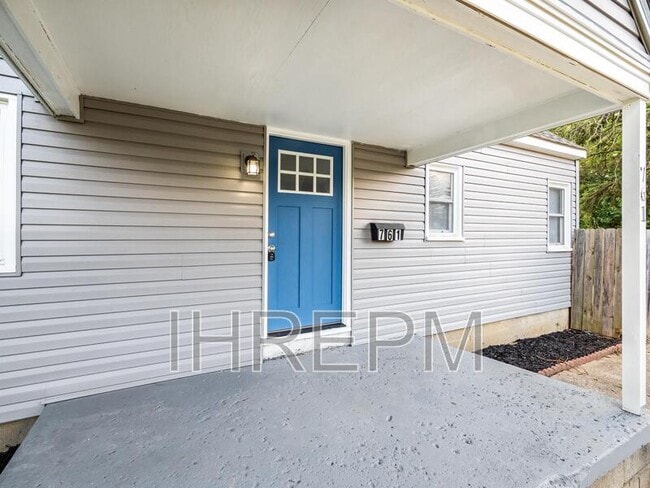 Building Photo - 761 Demorest Rd