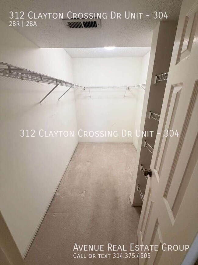 Building Photo - 312 Clayton Xing Dr