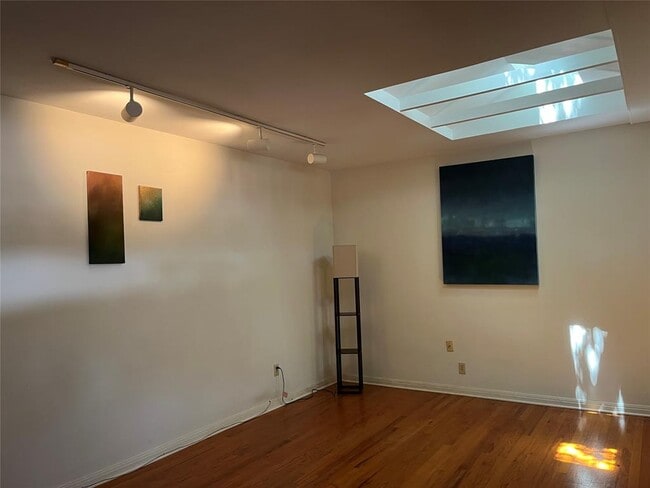 Building Photo - 1211 Ruth Ave