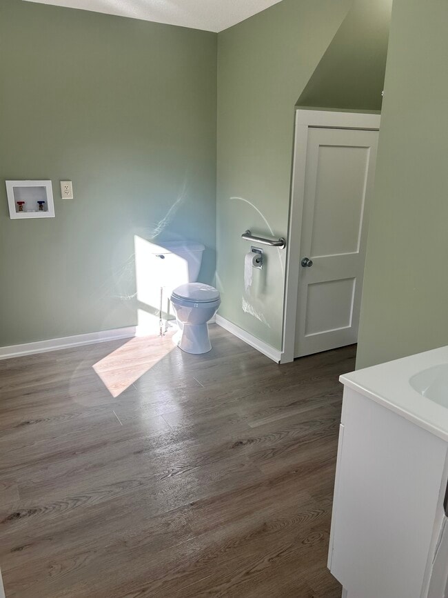 Building Photo - 164 Rabideau St