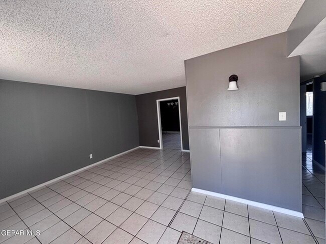 Building Photo - 11137 Pink Coral Dr