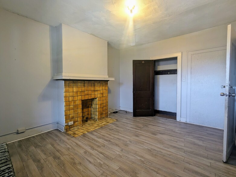 Building Photo - 2120 Bedford Ave