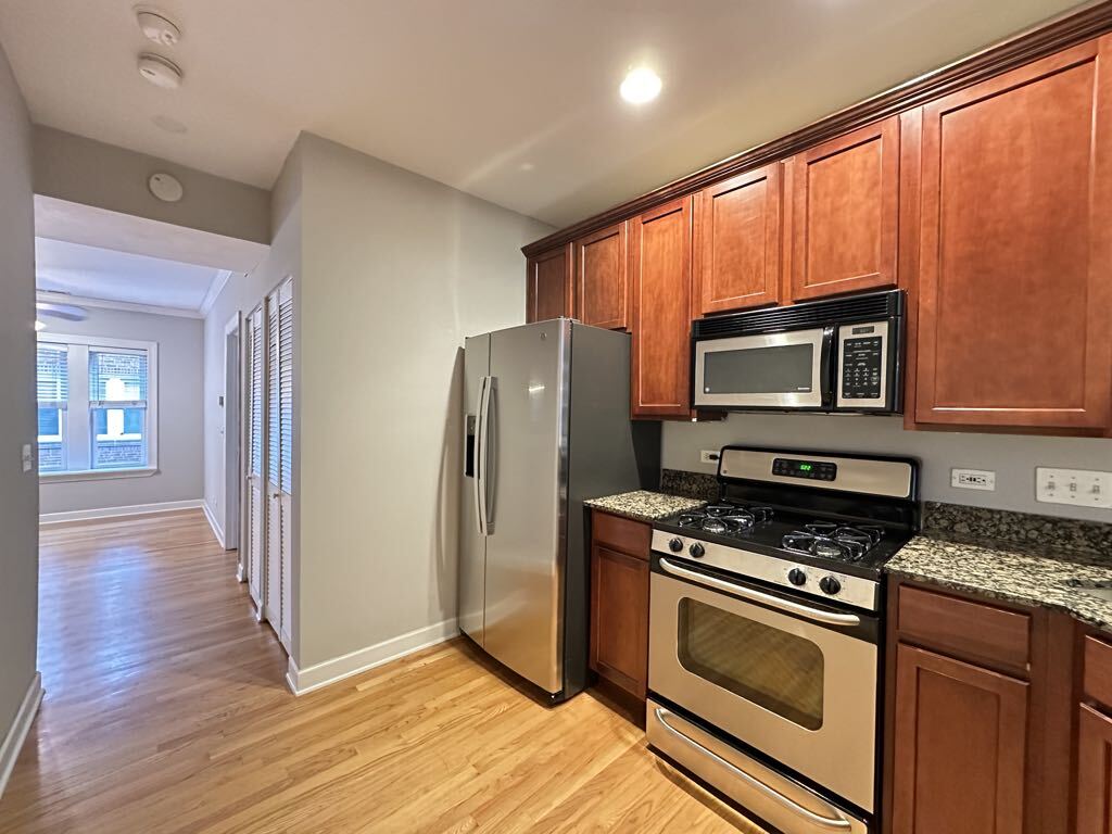 Building Photo - 3212 N Clifton Ave