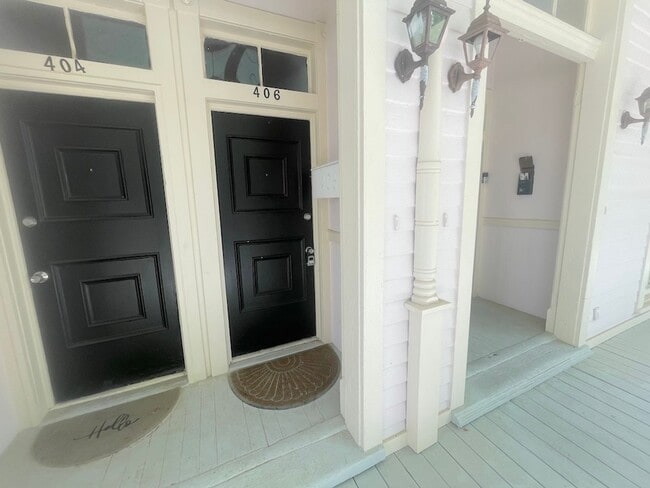 Building Photo - 2 BED | 1 BATH | SECOND FLOOR BALCONY | E DUFFY & PRICE ST