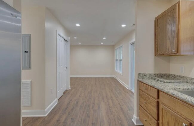 Building Photo - 435 Pin Oak Dr NW