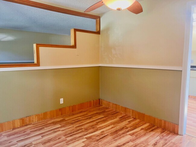 Building Photo - Charming 3BR/1BA w/ 1-car garage, long driveway, fenced yard, wood stove & shed/workshop.