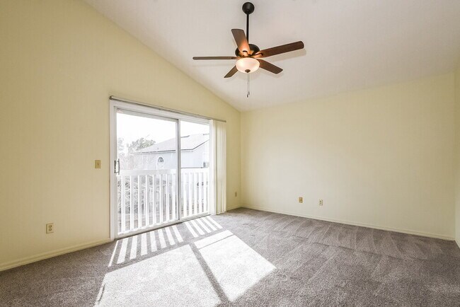 Building Photo - 9474 Chandon Dr