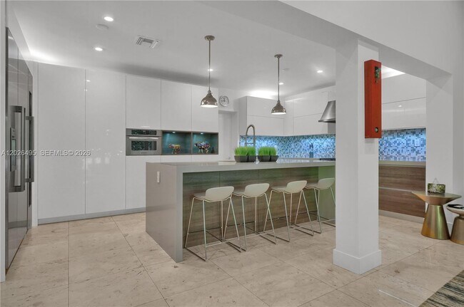 Building Photo - 6111 SW 86th St