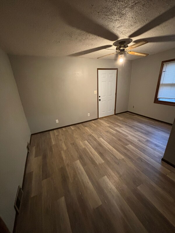 Building Photo - 601 Hillsboro Ave