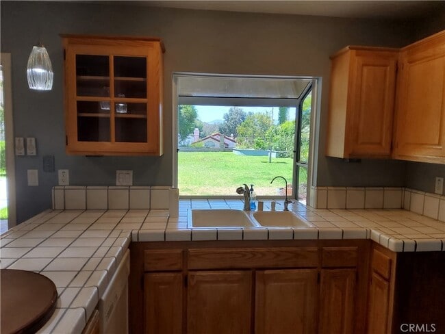 Building Photo - 25540 Pembrook Pl