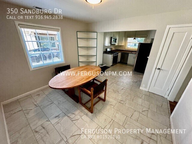 Building Photo - 350 Sandburg Dr