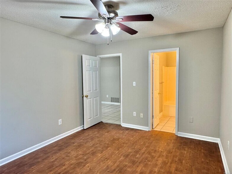 Building Photo - 116 Hargis Dr