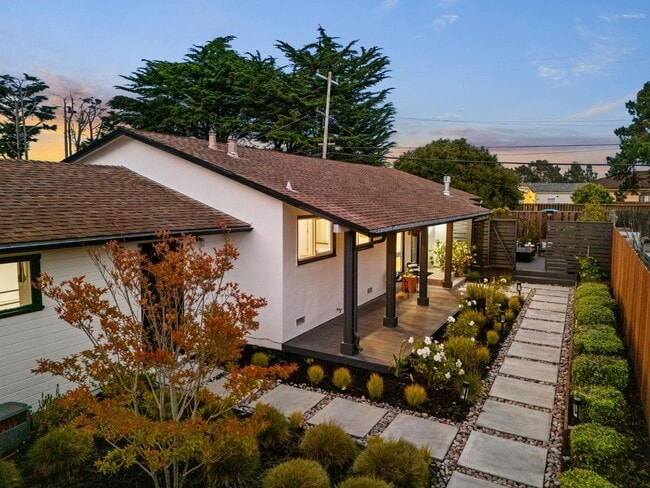 Building Photo - 2501 Fleetwood Dr