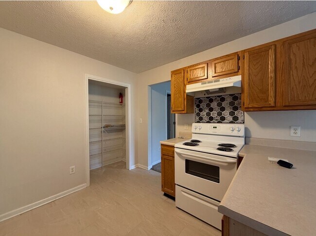 Building Photo - West Lafayette - Large 3 Bedroom 2 Bath Duplex