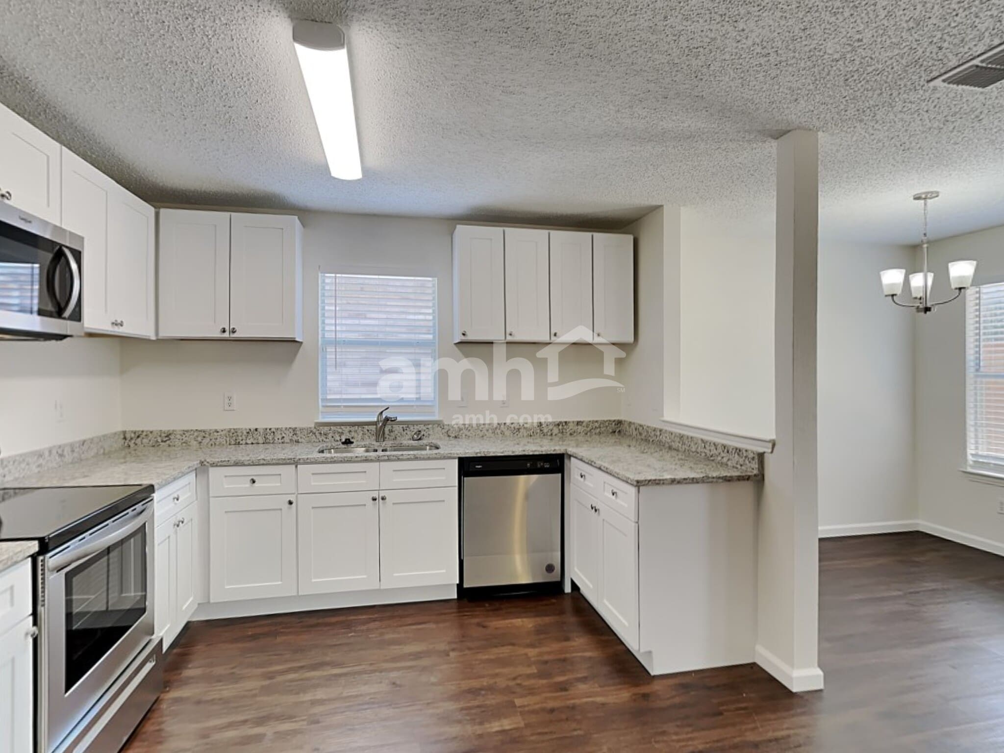 Building Photo - 1475 Stewart Dr