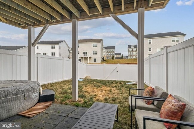 Building Photo - 10939 Drummond Pl