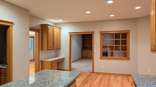 Building Photo - 2669 Kathleen Ln NE