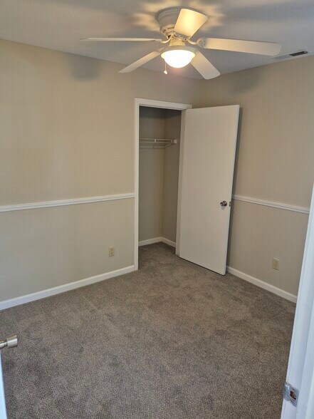 Building Photo - 3333 Trafalgar Ct