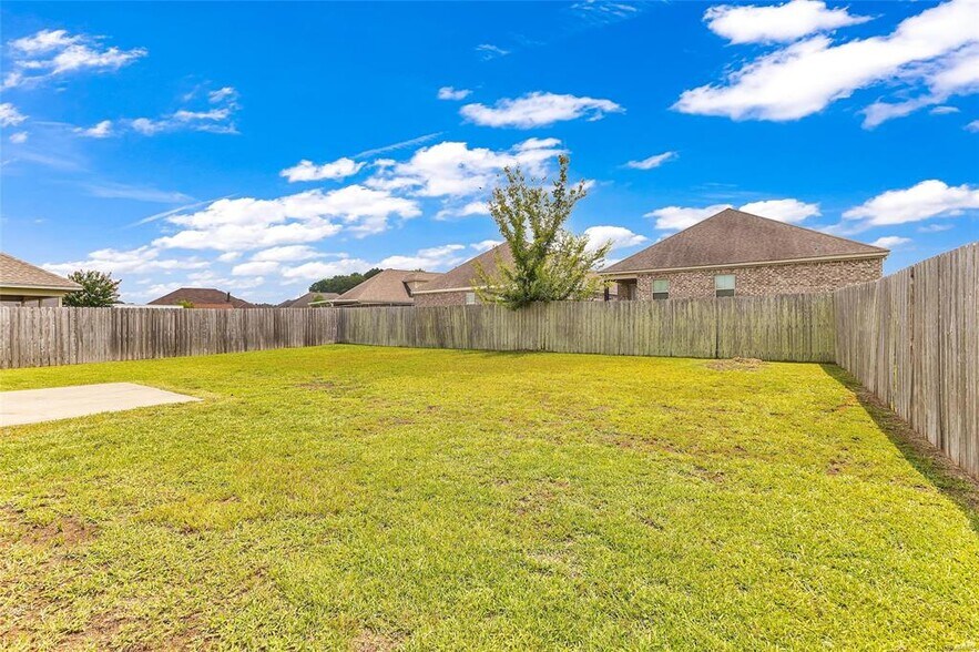 Building Photo - 8772 Will Newton Dr