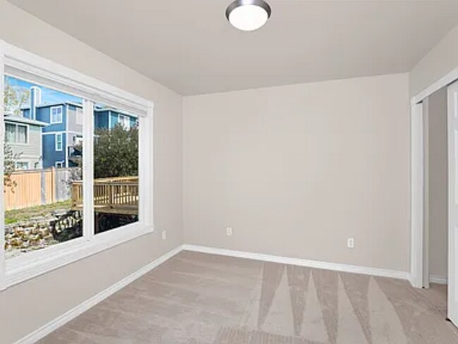 Building Photo - 1856 S Brandon Pl