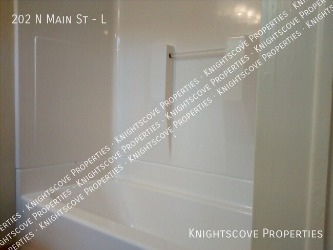 Building Photo - 2nd Floor Waterview...Very charming, new k...