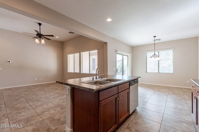Building Photo - 2623 E San Mateo Dr