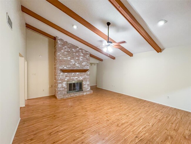 Building Photo - 2926 Colonial Dr