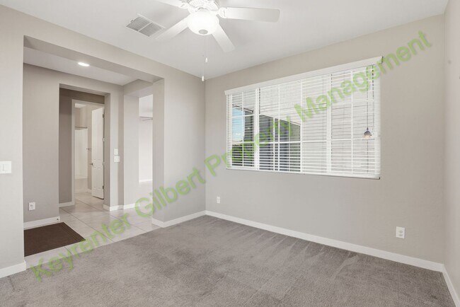 Building Photo - Charming 3-bed/3bath Gilbert Corner Lot Ho...