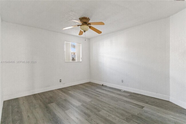 Building Photo - 3521 NW 18th Pl