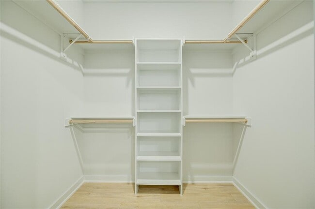 Building Photo - 100 Mockingbird Ln W