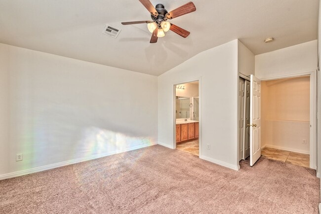 Building Photo - 9304 Pokeweed Ct