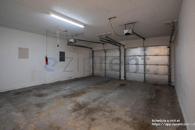 Building Photo - 6724 Mountain Cedar Ln
