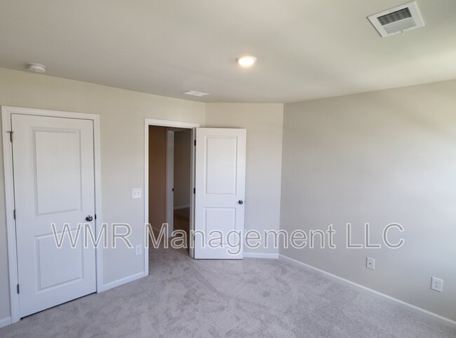 Building Photo - 15612 Country House St