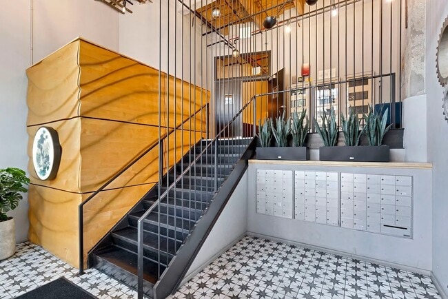 Building Photo - 215 N Aberdeen St