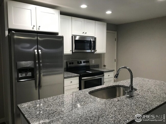 Building Photo - Now Taking Applications!