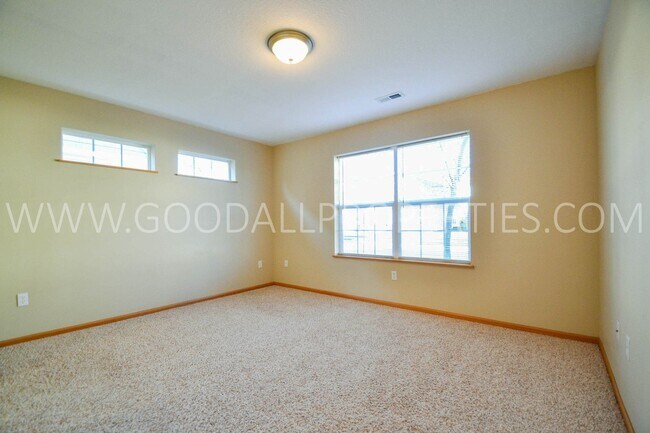 Building Photo - Summer Special: Receive $150 off rent for the first three months of the lease. Regular monthly re...