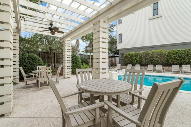 Building Photo - 2350 W County Hwy 30A