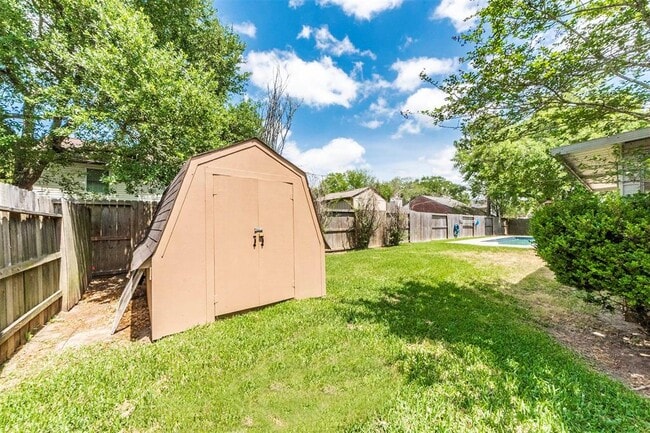 Building Photo - 3909 Spring Arbor Ct